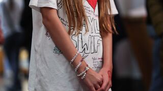 Auch viele junge Fans sind ins Museum gekommen, um das Werk Heysers zu sehen.