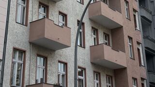 Durchsuchungen gab es nach Angaben der Staatsanwaltschaft an drei Anschriften.