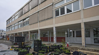 Die Tage des alten Schulgebäudes sind gezählt. Bis zum Jahresende soll es weg sein.