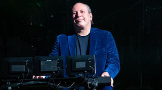 Hans Zimmer, Komponist, Plattenproduzent und zweifacher Oscar-Preisträger aus Deutschland, muss krankheitsbedingt seine Tournee unterbrechen.