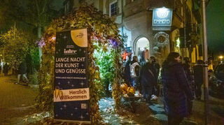 Lange Nacht der Kunst und Genüsse: Am Samstagabend laden die Einzelhändler und Gewerbetreibenden in den Stadtteilen zum Erlebniseinkauf ein.