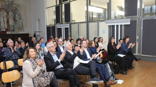 Die Tagung ist gut besucht. Mit dabei, die Initiatorin und neue Generalkonsulin des Consolato d’Italia in Stuttgart: Laura Lamia (3.v.r.).