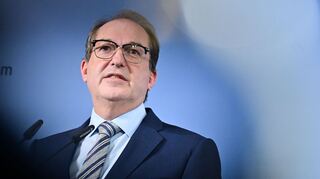 Dobrindt will Islamisten mit aller Härte des Rechtsstaats begegnen.