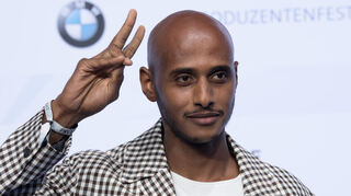 Tedros „Teddy“ Teclebrhan füllt von Freitag bis Sonntag die Mannheimer SAP Arena mit jeweils 9500 Fans seiner schwäbisch gefärbten Comedy.