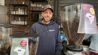 André Zehm – vom Einzelhandelskaufmann zum lächelnden Kaffeeröster und Barista.