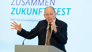 Mannheims Oberbürgermeister Christian Specht (CDU) bei der vom Bundesinnenministerium ausgerichteten Tagung „Zusammen Zukunftsfest“, die sich mit der schwierigen Lage in den Kommunen beschäftigte.