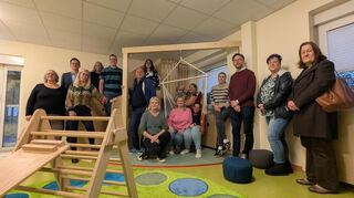 Freudige Gesichter bei allen Beteiligten: Im Kindergarten Sankt Josef wurde eine neue Krippengruppe eröffnet.