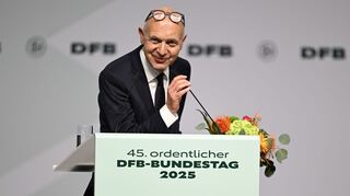 Bernd Neuendorf ist auf dem DFB-Bundestag für weitere vier Jahre im Amt des Präsidenten bestätigt worden.