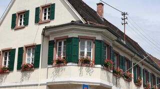 Architektonisch ein Schmuckstück, aber technisch sanierungsbedürftig: das Friedrichsfelder Rathaus.