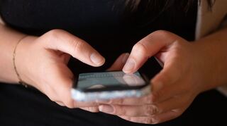 In Deutschland gilt eine solche Social-Media-Beschränkung als umstritten. (Illustration)