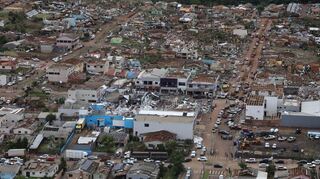 Drohnenaufnahmen zeigten ganze Stadtteile in Trümmern. (Handout)