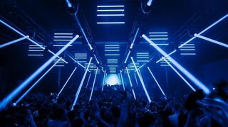 Dank innovativer LED-Technik wurde auch die Hallendecke visuell bespielt.