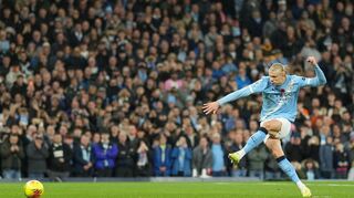Erling Haaland vergab einen Strafstoß, erzielte aber die Führung für Manchester City.