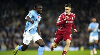 Mann des Spiels war Jeremy Doku (l), der auch das 3:0 für Man City erzielte.