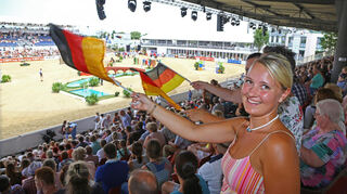 So war es 2015: Gute Stimmung und viele Fans beim 100. CSIO in Mannheim, dem Preis der Nationen im MVV-Reitstadion.