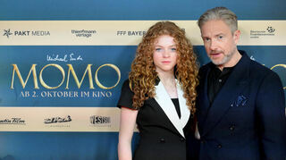 Die Schauspieler Alexa Goodall und Martin Freeman stehen bei der Deutschlandpremiere des Fantasy-Films „Momo“ auf dem Roten Teppich im Mathäser Filmpalast. Dieser läuft jetzt auch in Ketsch.