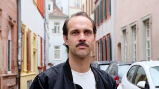 Der Film-, TV- und Theaterschauspieler Felician Hohnloser in seiner Heimatstadt Heidelberg.