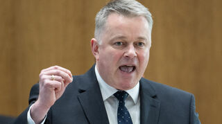 CDU-Chef Gordon Schnieder, Herausforderer von Ministerpräsident Alexander Schweitzer (SPD), sprach am Donnerstag über die Zustände an Schulen im Bundesland Rheinland-Pfalz.