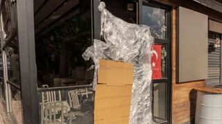 Behörden lassen ein Restaurant schließen.