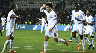 Frankreichs Maghnes Akliouche (M) traf beim französischen Sieg in Aserbaidschan.