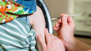 Auch kleine Körper können mit mehreren Impfstoffen gleichzeitig umgehen. (Symbolbild)