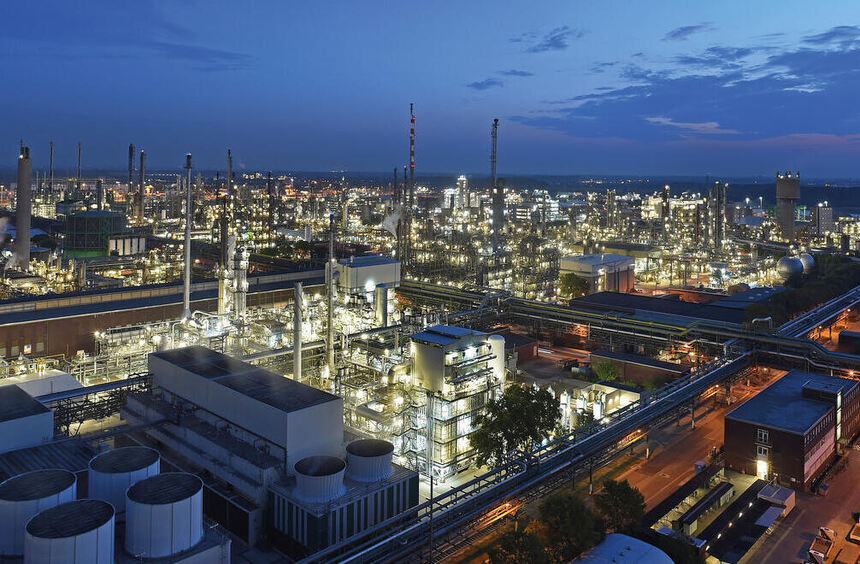 BASF: For the first time since 1954, fewer than 30,000 full-time positions ...