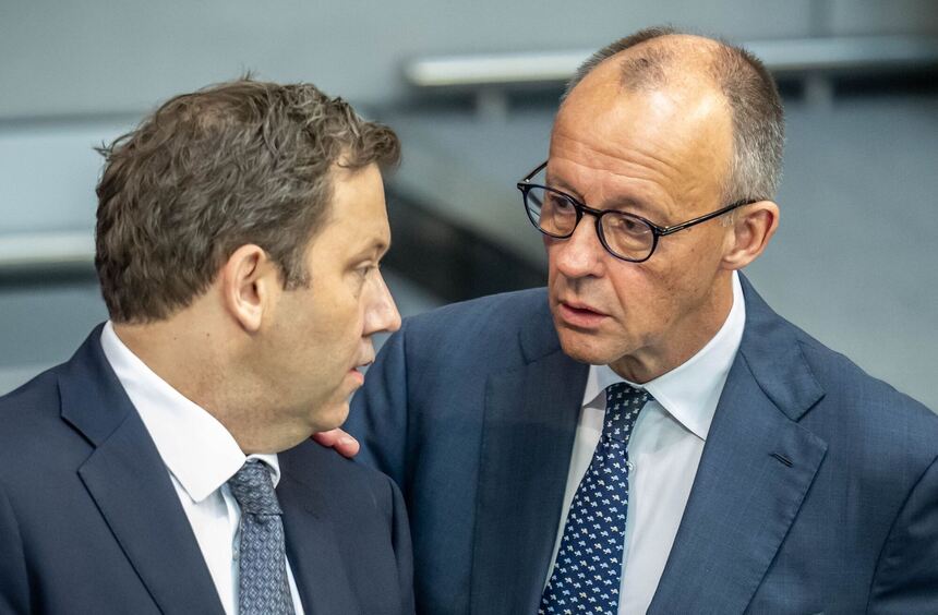 Demonstrative Einigkeit: Merz bei den SPD-Seeheimern