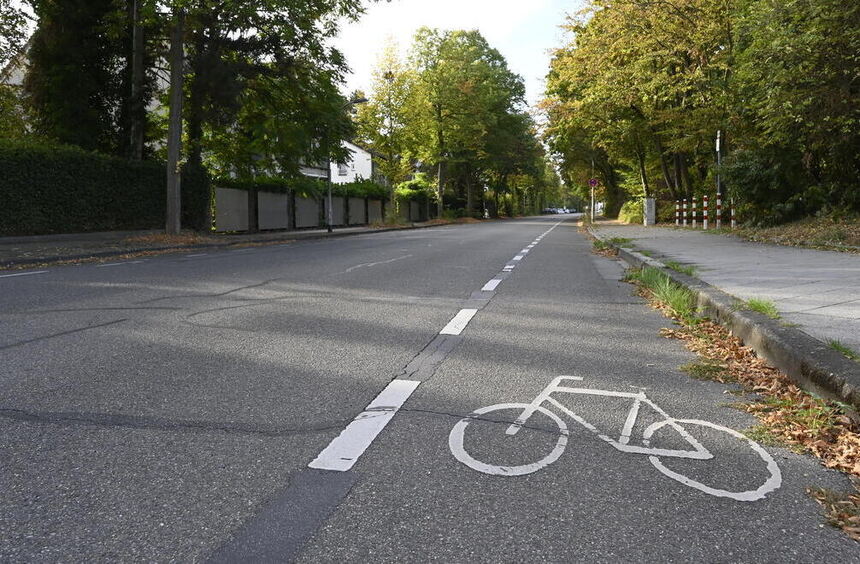 Parking spaces instead of a bike lane? Plans around the Diako hospital are ...