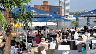 <p>Bis Mitte Oktober hat die Sunset Lounge noch geöffnet, dann wird abgebaut - entgegen den ursprünglichen Plänen des Betreibers.</p>