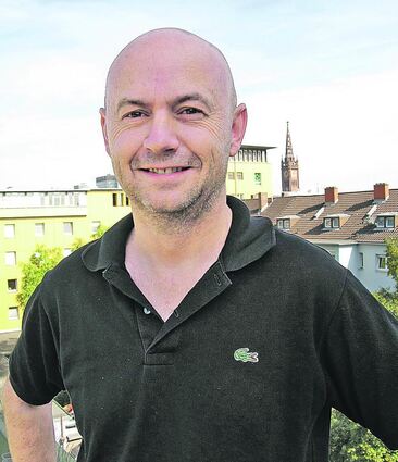 <p>Von der Dachterrasse seiner Kanzlei in der Heinigstraße aus hat Rechtsanwalt Thomas Schell einen guten Blick auf die Innenstadt.</p>