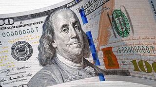 <p>Benjamin Franklin, einer der Gründungsväter der USA, ziert auch den neuen Hunderter - so kann die 100-Dollar-Note ihren Spitznamen "Benjamin" behalten.</p>