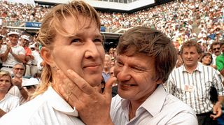 <p>Ein glücklicher Vater und Trainer Peter Graf: 1989 nach dem Triumph Steffi Grafs bei den US Open in Flushing Meadows.</p>