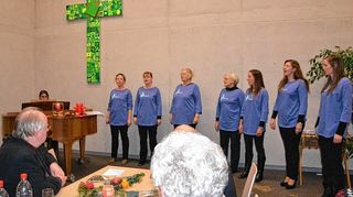 <p>Musikalisches Highlight bei der Adventsfeier des kfd Ilvesheim war der Auftritt der Musikgruppe I-Chorus.</p>