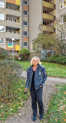 <p>Elke Eggers sorgt für eine gute Nachbarschaft auf dem Emmertsgrund.</p>