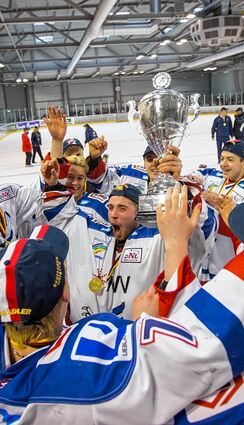 <p>So wollen sie auch am Ende der neuen Saison jubeln: Die Jungadler Mannheim haben in der DNL ein klares Ziel vor Augen - die Meisterschaft.</p>