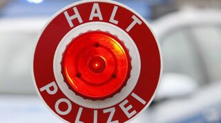 <p>Vorsicht bei Alkoholkontrollen: Die absolute Fahruntüchtigkeit eines Rollstuhlfahrers liegt bei 1,1 Promille</p>