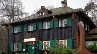 <p>Dietmar Noss und Tochter Flora (oben) sind die neuen Pächter des über 80 Jahre alten Forsthauses Lindemannsruhe bei Bad Dürkheim.</p>