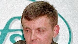 <p>Alexander Litwinenko bei einer Pressekonferenz 1998.</p>